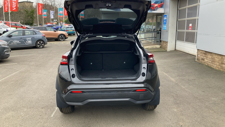 Nissan Juke 1.0 DiG-T N-Connecta 5dr Petrol Hatchback